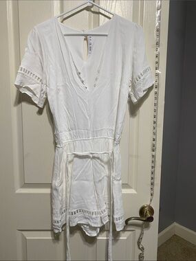 Women's White V-Neck Tie-Waist Romper
